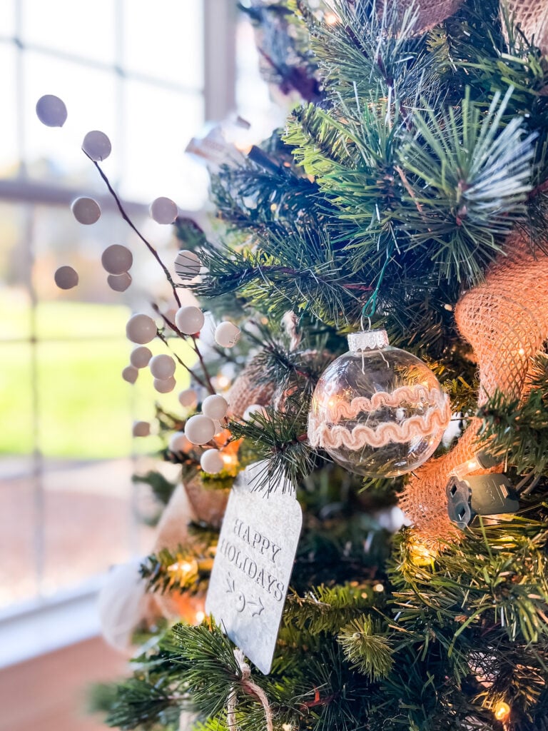 Affordable Tree Decorating Ideas with Lasting Style